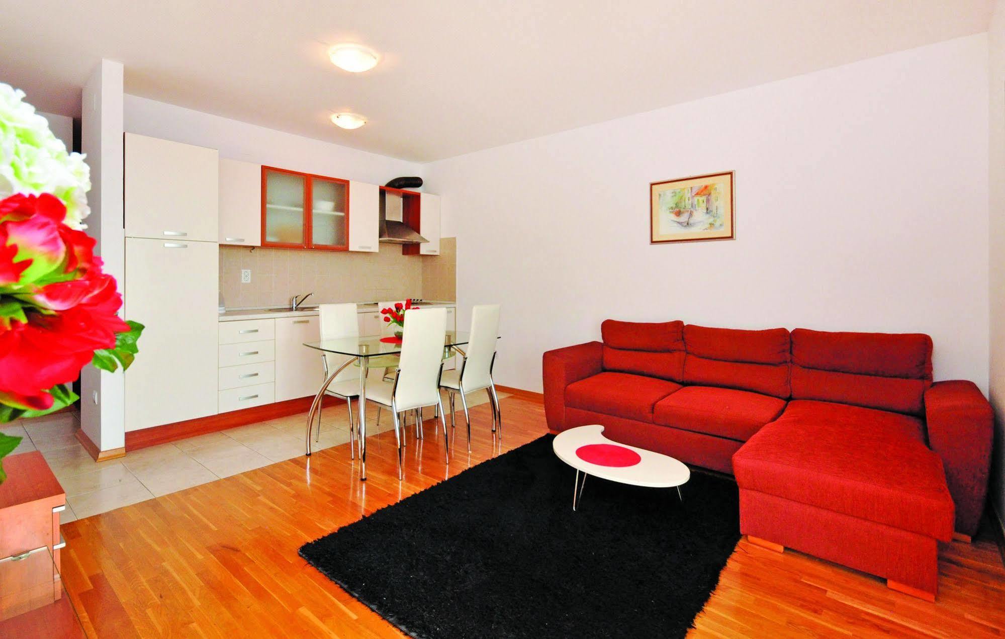 Apartments Beverly Omis Ngoại thất bức ảnh