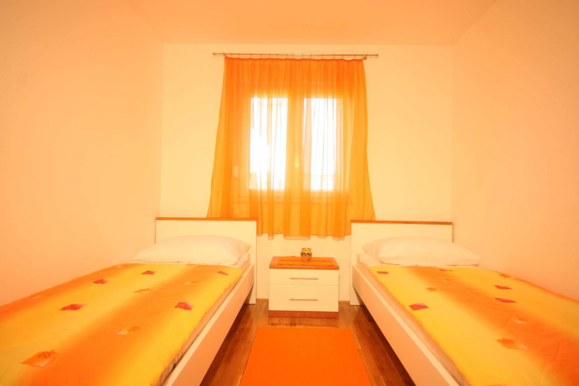 Apartments Beverly Omis Ngoại thất bức ảnh